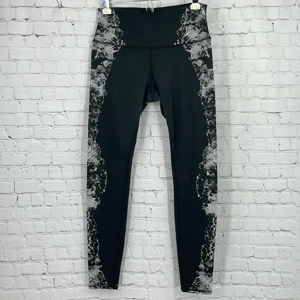 Alo Crystals Patterned Black Medium Basic Gym Yog… - image 1